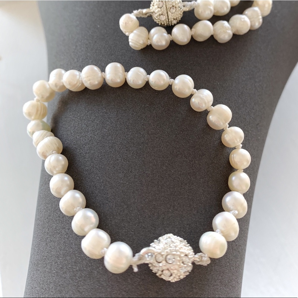 Natural pearl bracelet magnetic crystal pave clasp